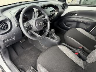 Toyota Aygo X 1.0 VVT-i 72PK S-CVT Aut. First APP CAM LM VOL! picture 17