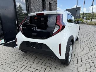 Toyota Aygo X 1.0 VVT-i 72PK S-CVT Aut. First APP CAM LM VOL! picture 7