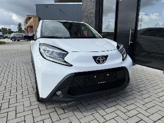 Toyota Aygo X 1.0 VVT-i 72PK S-CVT Aut. First APP CAM LM VOL! picture 4