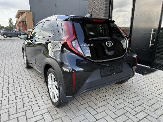 Toyota Aygo X 1.0 VVT-i 72PK MT First APP CAM LM VOL! picture 14