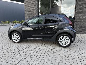 Toyota Aygo X 1.0 VVT-i 72PK MT First APP CAM LM VOL! picture 16