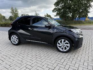 Toyota Aygo X 1.0 VVT-i 72PK MT First APP CAM LM VOL! picture 8