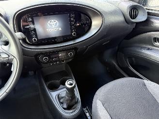Toyota Aygo X 1.0 VVT-i 72PK MT First APP CAM LM VOL! picture 21