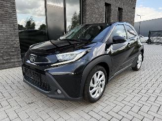 Toyota Aygo X 1.0 VVT-i 72PK MT First APP CAM LM VOL! picture 3