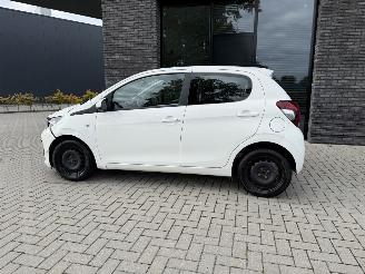 Peugeot 108 1.0 e-VTi 72PK Allure APP CAM CC ECC picture 12