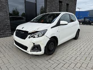 Peugeot 108 1.0 e-VTi 72PK Allure APP CAM CC ECC picture 14