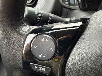 Peugeot 108 1.0 e-VTi 72PK Allure APP CAM CC ECC picture 29