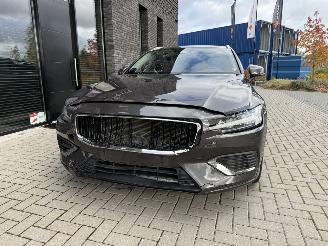 Volvo V-60 2.0 T6 AWD Recharge 253PK Aut. Ultimate Bright VOL! picture 4