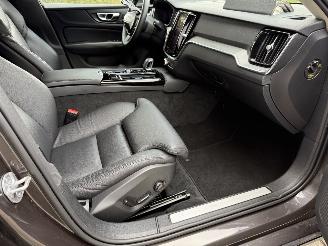 Volvo V-60 2.0 T6 AWD Recharge 253PK Aut. Ultimate Bright VOL! picture 22
