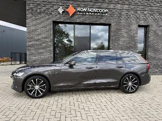 skadebil auto Volvo V-60 2.0 T6 AWD Recharge 253PK Aut. Ultimate Bright VOL! 2023/10