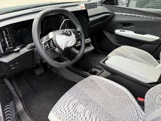 Renault Scenic E-TECH EV87 Long Range 218PK Aut. Iconic PANO VOL! picture 18