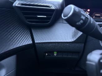 Peugeot 2008 NEW MOD. 1.2 PureTech 130 EAT8 Aut. Allure picture 30