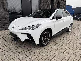 MG MG4 Electric Luxury 64kWh 204PK Aut. picture 14