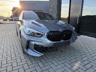 BMW 1-serie 118i 136PK Steptronic M-Sport PANO KUIP VOL! picture 4