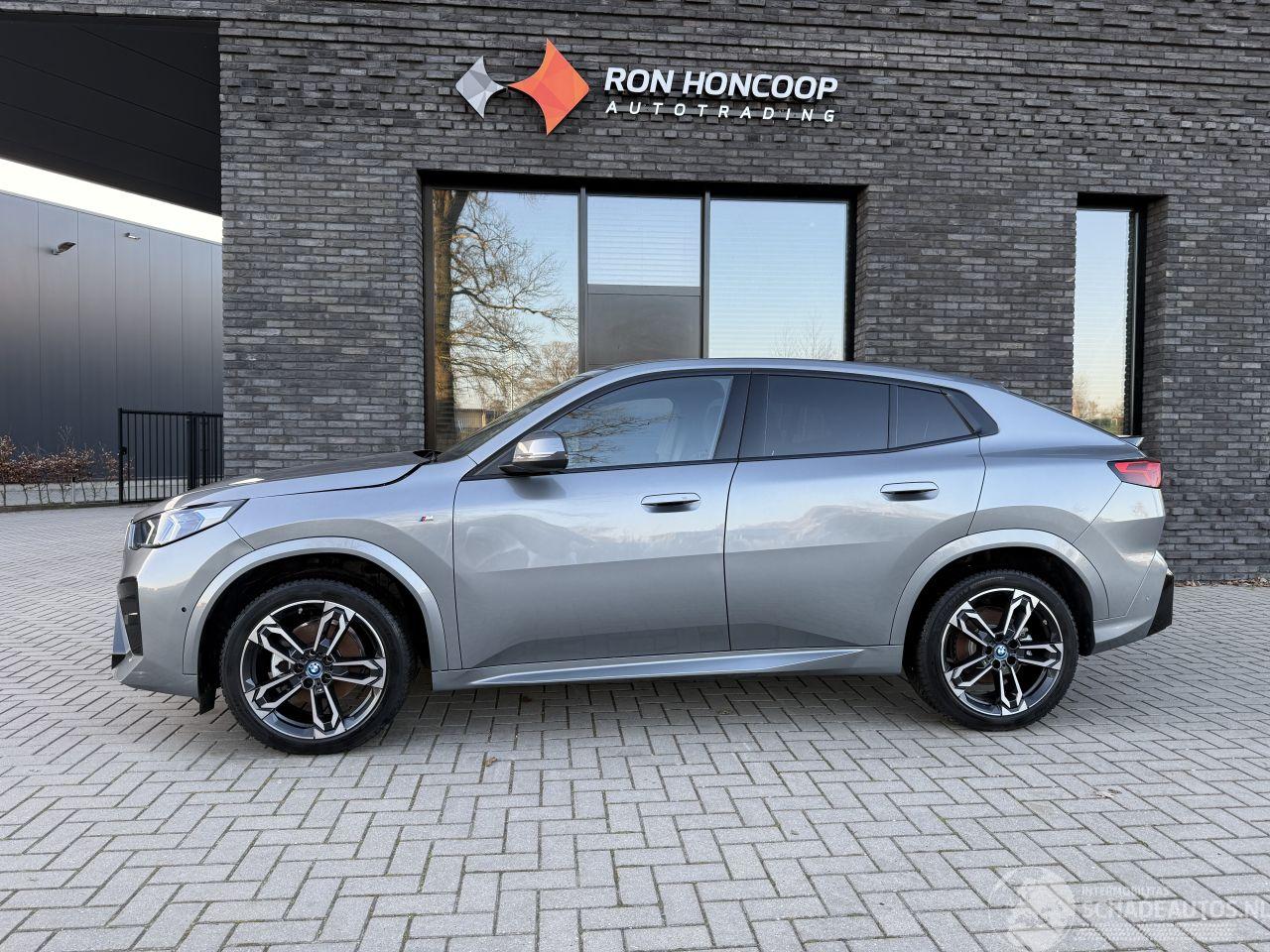 BMW iX2 eDrive20 73kWh 204PK Aut. M-Sport VOLL!