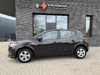 krockskadad bil auto Dacia Sandero 1.0 TCe 91PK Essential 2025/7
