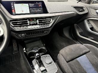 BMW 1-serie M-SPORT FULL OPTIONS! 118i 136PK Steptronic picture 24