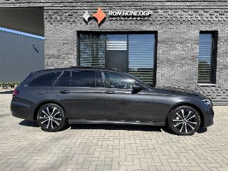Vaurioauto  passenger cars Mercedes E-klasse Estate E300e 320PK AMG PANO FULL OPTIONS! 2021/3