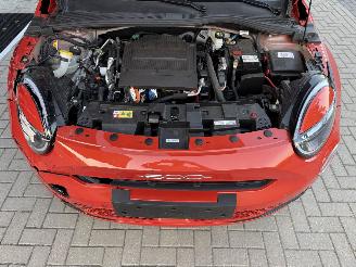 Fiat 600 E La Prima 54kWh 157PK Aut. VOL! picture 42