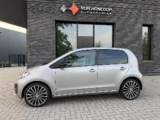 Schadeauto Volkswagen Up! 1.0 MPI 60PK BMT High-UP! ECC Stoelverw. Multifunc. stuur 17” VOL! 2018/10