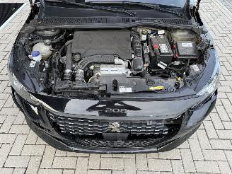 Peugeot 208 1.2 PureTech 101PK Allure picture 34