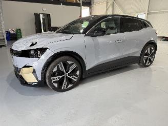 Renault Mégane E-Tech EV60 Optimum Charge 220 ICONIC FULL OPTIONS! picture 9