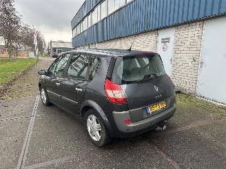 Renault Scenic 2.0 16v Automaat! picture 3