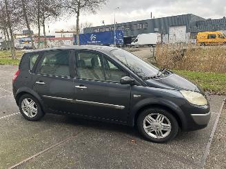 Renault Scenic 2.0 16v Automaat! picture 5