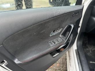 Mercedes A-klasse 220 Premium Plus Automaat Pano AMG Line picture 12