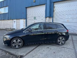 skadebil auto Mercedes B-klasse 180 Lanuch Edition Premium Plus Automaat Navi! camera 2019/7
