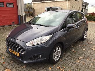 Schadeauto Ford Fiesta FIESTA 1.6 TDCI LEASE TITANIUM ZEER LICHTE SCHADE 2013/10