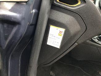 Ford Fiesta 1.6 tdci lease titanium volle auto met lichte zeer schade picture 12