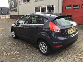 Ford Fiesta 1.6 tdci lease titanium volle auto met lichte zeer schade picture 3