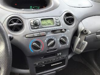 Toyota Yaris Yaris 1.3 -16v vvt-i Luna picture 8