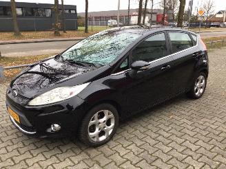 Unfallwagen Ford Fiesta Fiesta 1.2 TITANIUM uitvoering GEEN SCHADE 2010/3