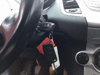 Ford Fiesta Fiesta 1.2 TITANIUM uitvoering GEEN SCHADE picture 10