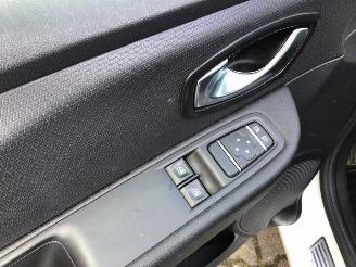 Renault Clio 1.5 DCI ecoleader life met zeer lichte schade picture 8