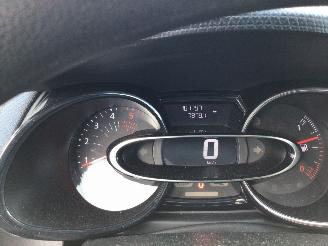 Renault Clio 1.5 DCI ecoleader life met zeer lichte schade picture 10