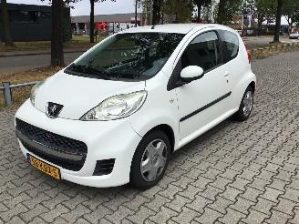 Unfallwagen Peugeot 107 1.0 -12V SUBLIME zeer lichte schade weinig km met airco 2009/10