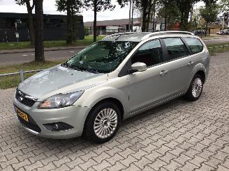 krockskadad bil auto Ford Focus 1.8 LIMITED lichte schade 2010/2