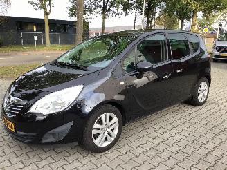 Vaurioauto  passenger cars Opel Meriva Meriva 1.4 turbo cosmo schadevrij 2011/6