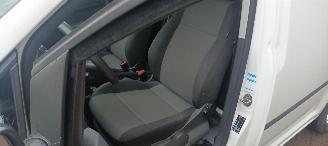 Volkswagen Caddy Bj:02-2016 Facelift 2.0-TDI Airconditioning Elektrische ramen Elektrische-spiegels centrale vergrendeling met afstandsbediening Start-Stop systeem Tussenwand met glas picture 15