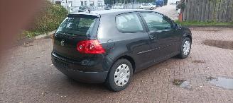 Volkswagen Golf Bj:12-2006 1.4-16v Edition Klimaautomatik CruiseControl Leren-Stuurwiel Mistlampen Parkeersensoren armsteun elek-ramen elek-buiten spiegel mettalic lak picture 4