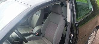 Volkswagen Golf Bj:12-2006 1.4-16v Edition Klimaautomatik CruiseControl Leren-Stuurwiel Mistlampen Parkeersensoren armsteun elek-ramen elek-buiten spiegel mettalic lak picture 11