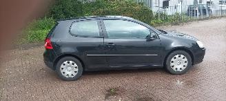 Volkswagen Golf Bj:12-2006 1.4-16v Edition Klimaautomatik CruiseControl Leren-Stuurwiel Mistlampen Parkeersensoren armsteun elek-ramen elek-buiten spiegel mettalic lak picture 5