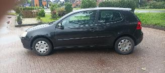 Volkswagen Golf Bj:12-2006 1.4-16v Edition Klimaautomatik CruiseControl Leren-Stuurwiel Mistlampen Parkeersensoren armsteun elek-ramen elek-buiten spiegel mettalic lak picture 2