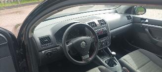 Volkswagen Golf Bj:12-2006 1.4-16v Edition Klimaautomatik CruiseControl Leren-Stuurwiel Mistlampen Parkeersensoren armsteun elek-ramen elek-buiten spiegel mettalic lak picture 10