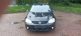 Volkswagen Golf Bj:12-2006 1.4-16v Edition Klimaautomatik CruiseControl Leren-Stuurwiel Mistlampen Parkeersensoren armsteun elek-ramen elek-buiten spiegel mettalic lak picture 8