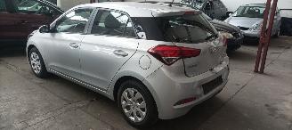 Hyundai I-20 Bj:03-2015 1.2-16v Airconditioning Elektrische ramen Centrale vergrendeling met afstandsbediening picture 3