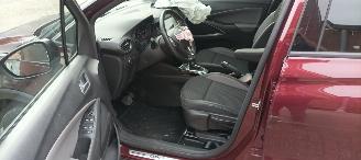 Opel Crossland Bj:04-2018 1.2-T. Automatik Climatecontrol Navigatie Stoelverwarming Lichtautomaat Privacyglas Stuurwiel met verwarming armsteun Trekhaak Mistlampen Parkeersensoren voor en achter picture 11
